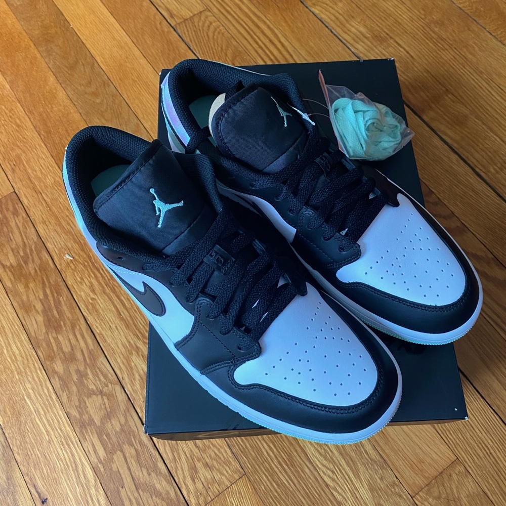 NEW Nike Air Jordan 1 Low SE